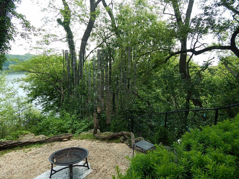 hanging sculpture (1280x960)